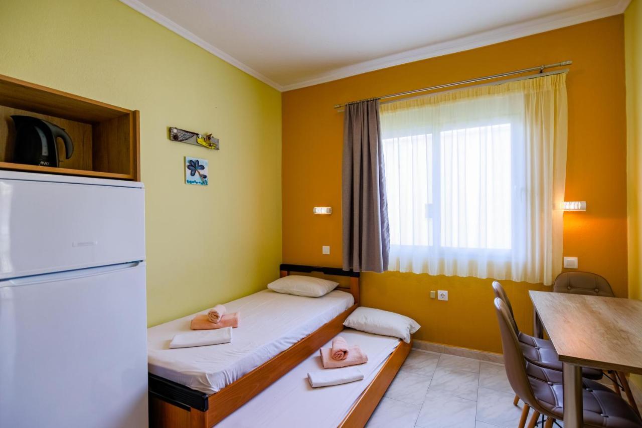 Dionisos Apartments 帕拉利亚狄奥尼索 外观 照片